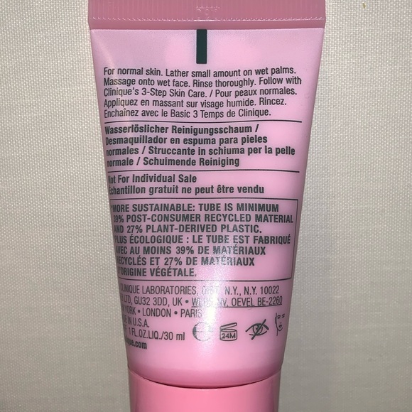 CLINIQUE FOAMING FACIAL CLEANSER 30 ML (travel) - Picture 4 of 5